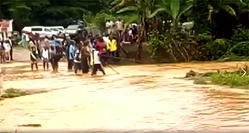 Flood: Woman delivers twins in emergency centre in Anambra
