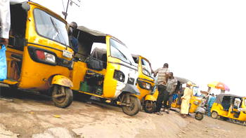 5 injured, 70 tricycles smashed as operators go on rampage over extortion