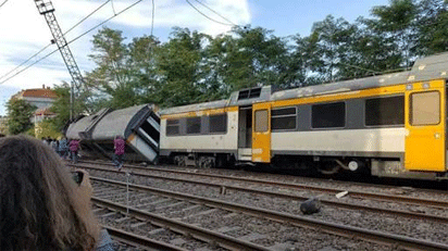 3 killed, many injured as train crushes commercial bus in Lagos