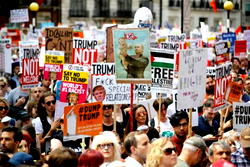 Breaking: Massive anti-Trump protests erupt in London