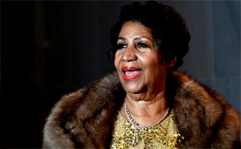 Stevie Wonder, Jesse Jackson visit ailing Aretha Franklin