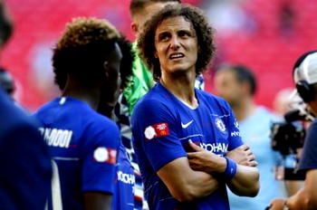 Willian commits to Chelsea, Luiz urges Courtois and Hazard to stay