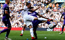 Impressive Leeds get Bielsa reign off to winning start