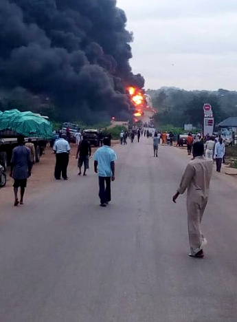 6 persons burnt to death on Sagamu/Benin Expressway