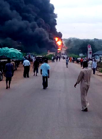 6 persons burnt to death on Sagamu/Benin Expressway
