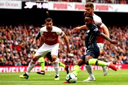 Guardiola keen to resolve Sterling’s Man City future