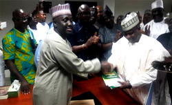 Breaking: Tambuwal picks PDP presidential nomination form
