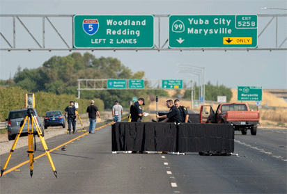 2 men die fighting after traffic collision