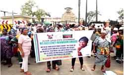 Unpaid salaries: When sweepers refused to sweep Lagos