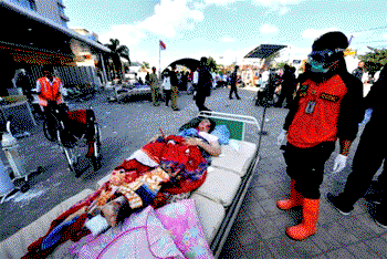 Indonesia evacuates tourists in earthquake hit Lombok