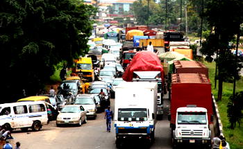 Tanker accident leaves commuters, motorists stranded on Lagos–Ibadan Expressway