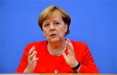Merkel to meet state premiers, discuss tightening COVID measures
