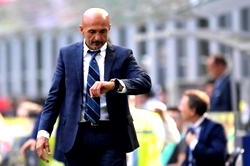 Inter coach says ‘enough’ as Serie A plays on despite turmoil
