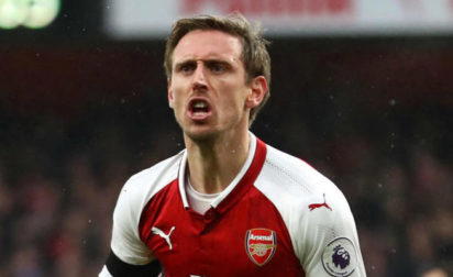 Monreal in contract talks with Arsenal