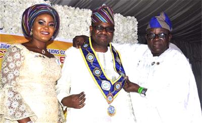 Immediate past district Governor (PDG) Lion Oyewole Oyewunmi, District Governor 404 B1- Nigeria Lion Lekan Babalola, his wife Mrs Debbie Babalola, during the Presentation of Lion Lekan Babalola as District Governor 2018/2019 Lions year and installation of Cabinet officers fund Raising in Lagos