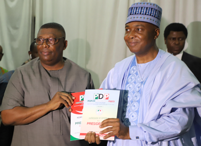Breaking: Saraki submits PDP 2019 PDP EIN forms