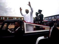 Huge crowd welcomes new governor Fayemi
