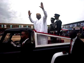 Huge crowd welcomes new governor Fayemi