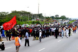 El-Zakzakky: Mararaba-Nyanya residents trek several kilometers over gridlock