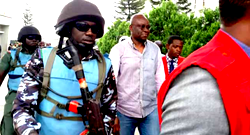 Photos: Fayose marches to EFCC custody