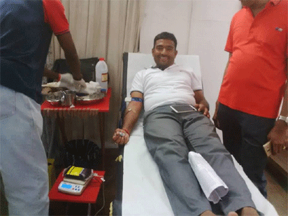 Indians celebrate Mahatma Gandhi with blood donation