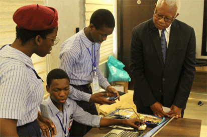 US Consulate concludes robotics workshop for 187 students, 303 teachers