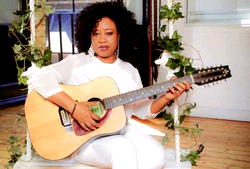 I love what Tiwa Savage, Yemi Alade , others are doing – Chica Michelle