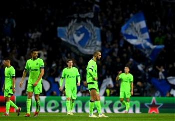 Schalke fans boo and jeer their team into last 16 in Europe