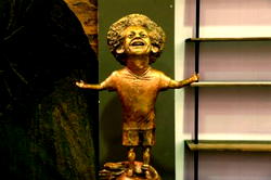 Egyptian king or dwarf? Salah statue mocked online