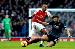 Aubameyang double sees off Burnley as Ozil returns for Arsenal