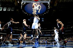 Mavs topple Clippers, Lakers ease past Suns