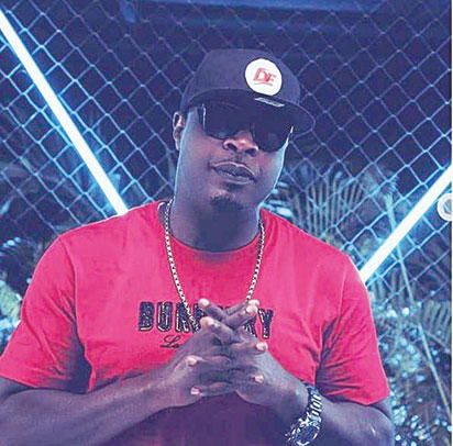 Eedris Abdulkareem storms City Walk Badagry for Christmas eve jam