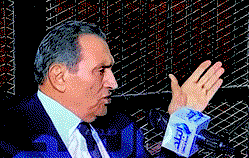 Hosni Mubarak, Morsi confront each other in court