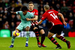 Austin punishes Leno blunder as Saints stun Arsenal