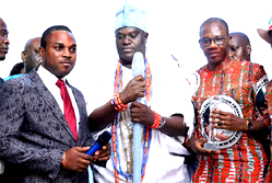 Don’t give up on our political leaders yet, Ooni of Ife tells youths