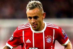 Brazilian right-back Rafinha hints at Bayern exit