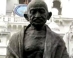 After student protest Gandhi statue removed from Ghana university