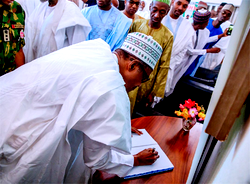 PDP Condemns Buhari’s Absence At President Shagari’s Funeral