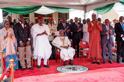 Photos: Buhari’s Aides Surprise Him On His 76th Birthday - Vanguard News