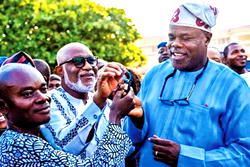 ONDO HOUSE CRISIS: Akeredolu woos lawmakers with SUVs, automatic tickets