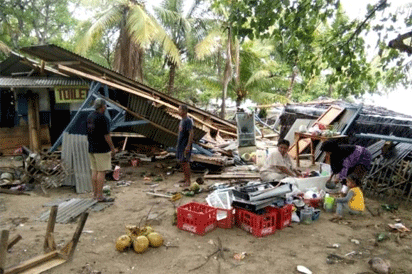 Tsunami kills 62 in Indonesia