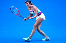 Unseeded Collins storms into Australian Open semi-finals