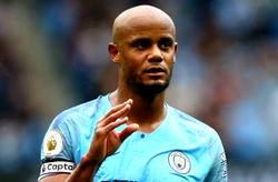 Kompany keeps Manchester City on course for Premier League title