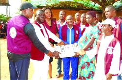 Red Cross distributes N500m relief materials to 1,000 flood devastated IDPs in Anambra