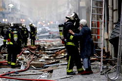 Explosion rocks Paris bakery