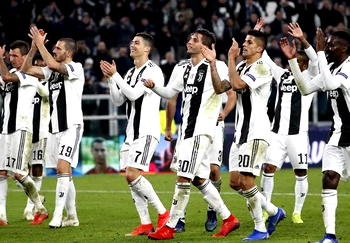Juventus aim to end title discussion at Napoli