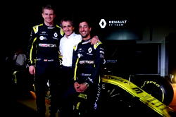 Renault launch 2019 car intent on reeling in F1 big three