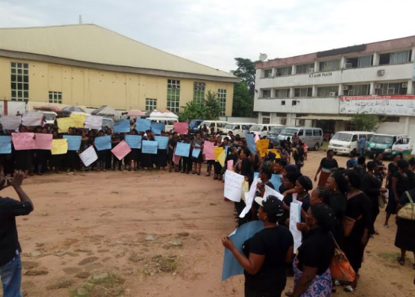 Breaking: Hundreds of Imo women protest against Okorocha’s declaration