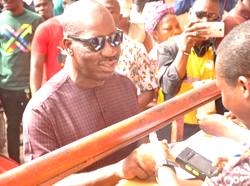 Edo govt donates 10 operational vehicles to Police, Nigerian Army