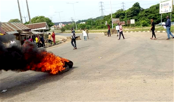 Youths disrupts election in Benue, burn election materials